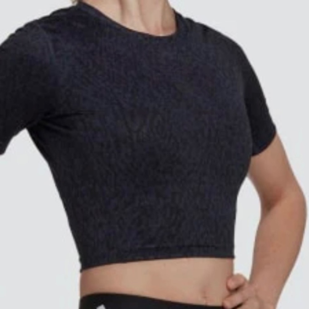 NWT -Women's adidas Training Crop Top - XLarge - Picture 2 of 8